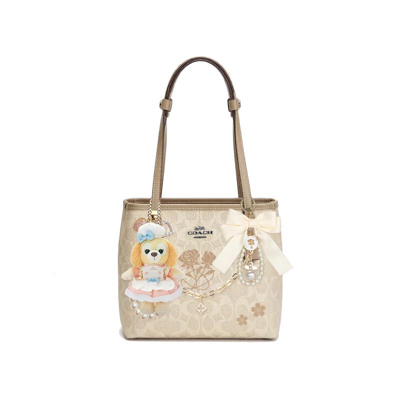 

COACH shoulder bag [Customized bag] City 23 classic presbyopic metal logo, printing, bow, doll pendant, four-leaf clover Slow sound basic equipment золотий