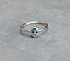 Anello con pietra preziosa topazio blu, anello impilabile, anello in argento 925, anello fatto a mano, anello con pietra portafortuna, anello anniversario