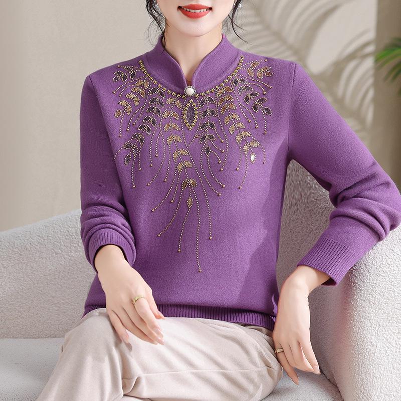 Elegant Red Knitted Pullover: Warm, Fashionable Sweater for Middle-aged and Elderly Women
