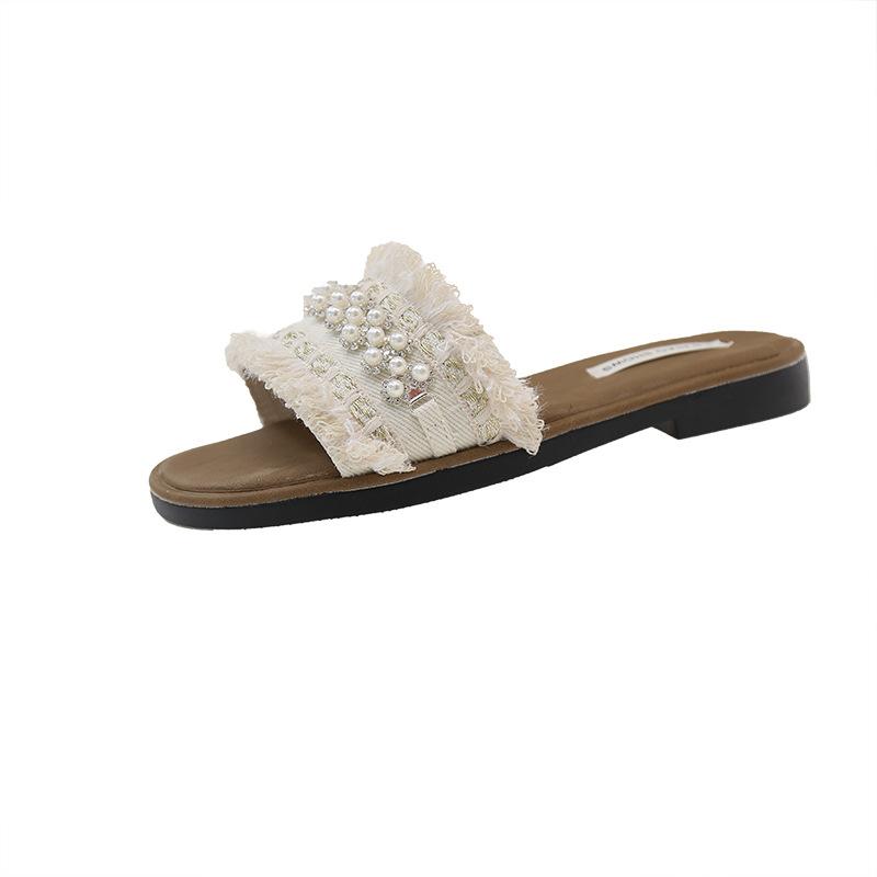 French Small Fragrant Style Slippers Women's Summer Wear 2025 New Internet Celebrity Fashion Rhinestone Flat Bottom Beach Sandals