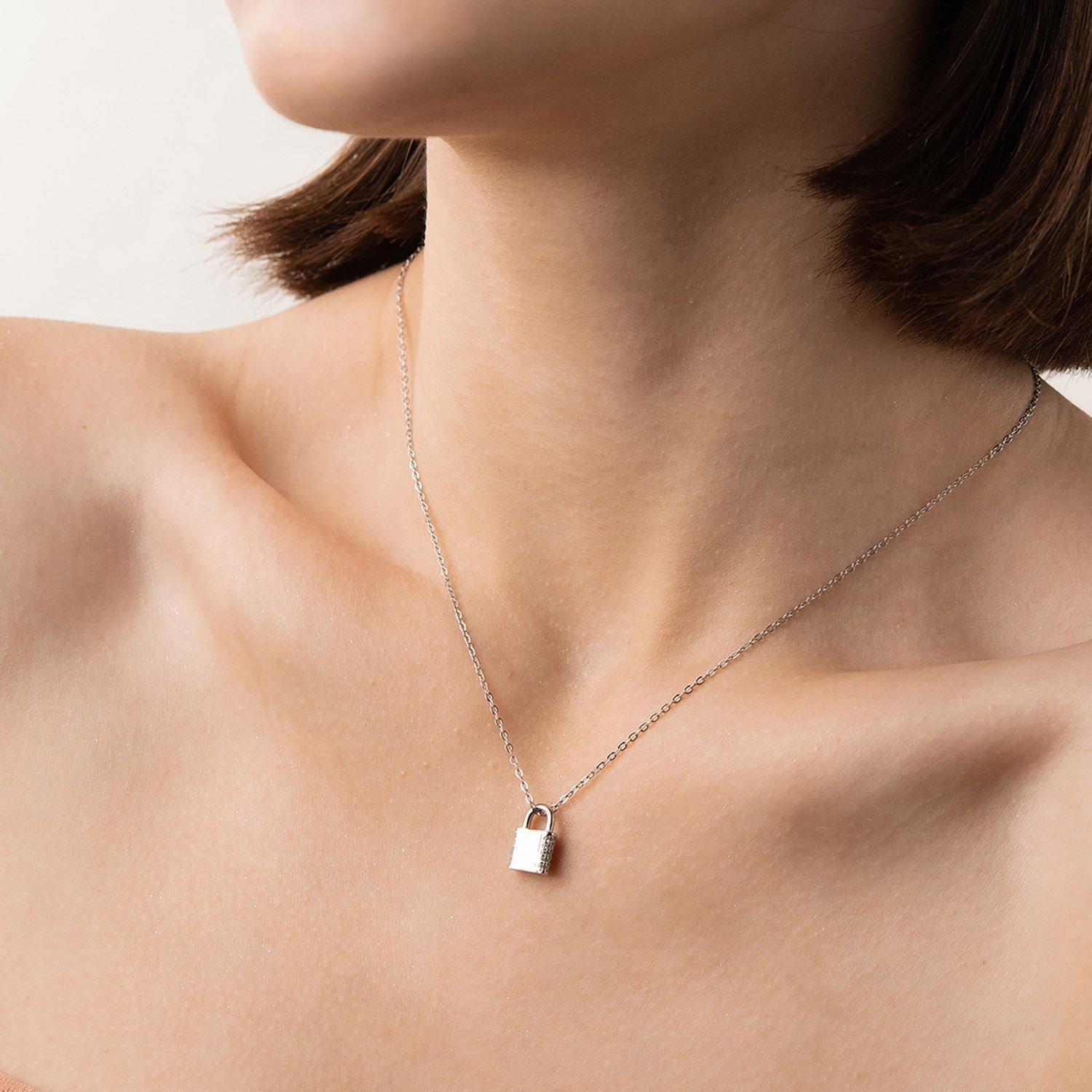 

Срібна каблучка з фіанітами Oniks 43 срібний