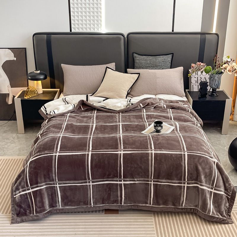 Double Layered Printed Thickened Raschel Soft Blanket Heat Retention Warm Quilt No Shedding Colorfast Anti-static Travel Throw