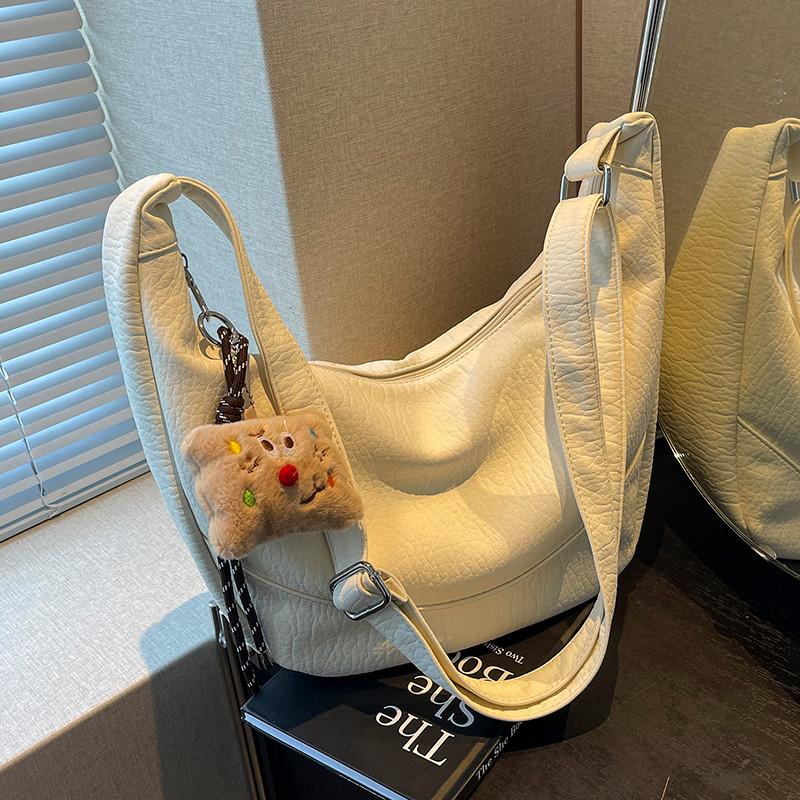 IELGY Large Capacity Cross-Body Retro Commuter Dumpling Bag