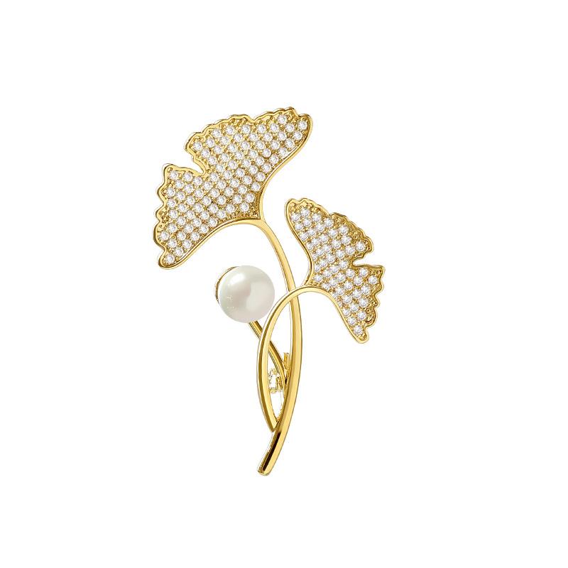 Ginkgo Brooch for Women High-end Pearl Pin Anti-glare Design High-end Fixed Clothes Corsage Decoration