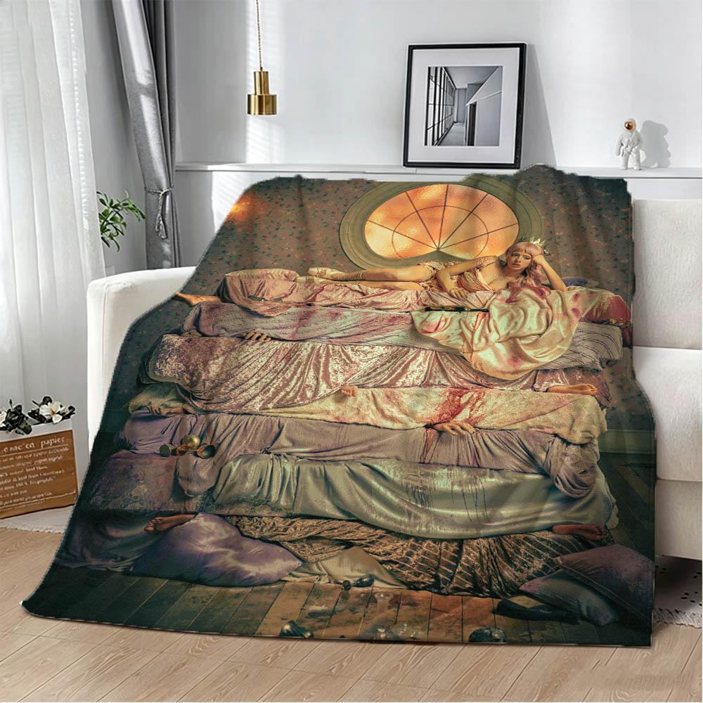 M-Melanie Martinez Hades Sänger 2026 3D Flanelldecke Weiche Überwurfdecke Kunst Für Heimdekoration Schlafzimmer Bett Sofa Picknick Fans Geschenke