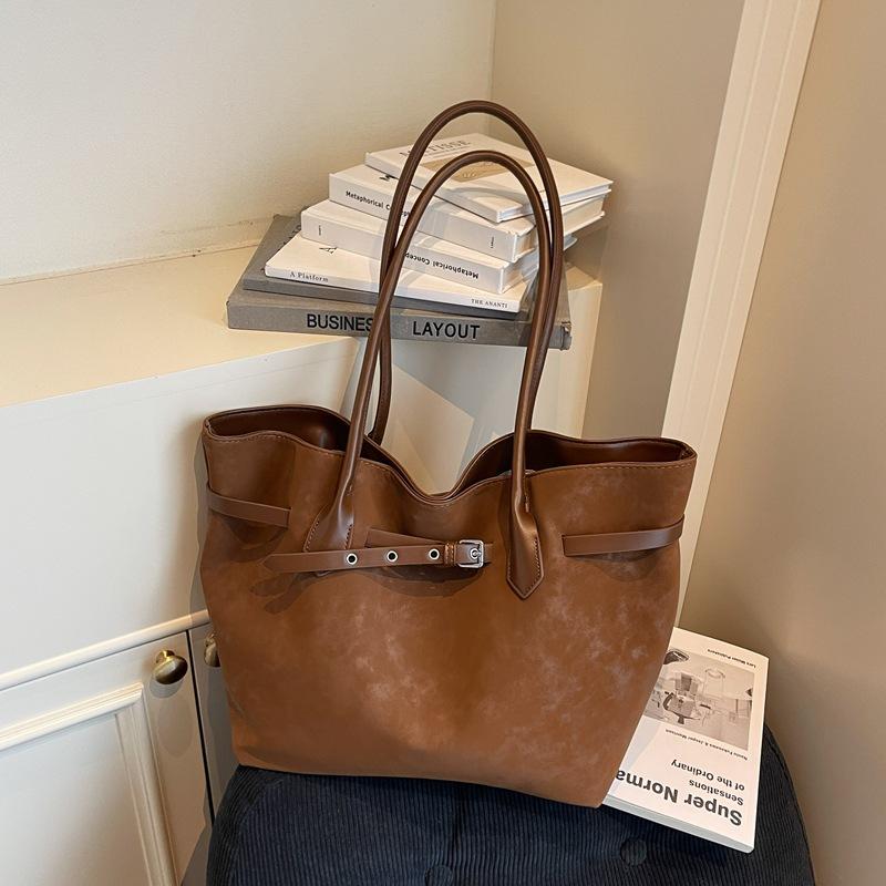 

2025 осень и зима новая матовая ретро большая вместимость сумка-тоут модная трендовая сумочка для выхода, для работы, на плечо 46*15*31 коричневый