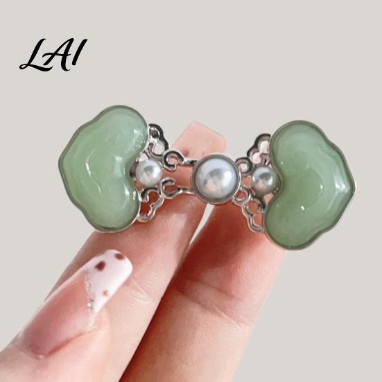 Clothing Fastener Chinese Style Faux Jade Brooch Vintage Cardigan Sweater Cincher Clip Dress Clip Shirt Pin with Pearl Jewelry Gift for Women Waist