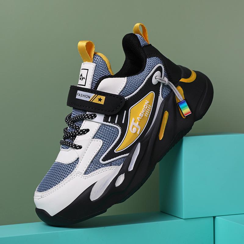 Waterproof Leather Boys' Sneakers: Lightweight, Breathable, Soft Sole Casual Running Shoes for Medium and Large Primary School Children.