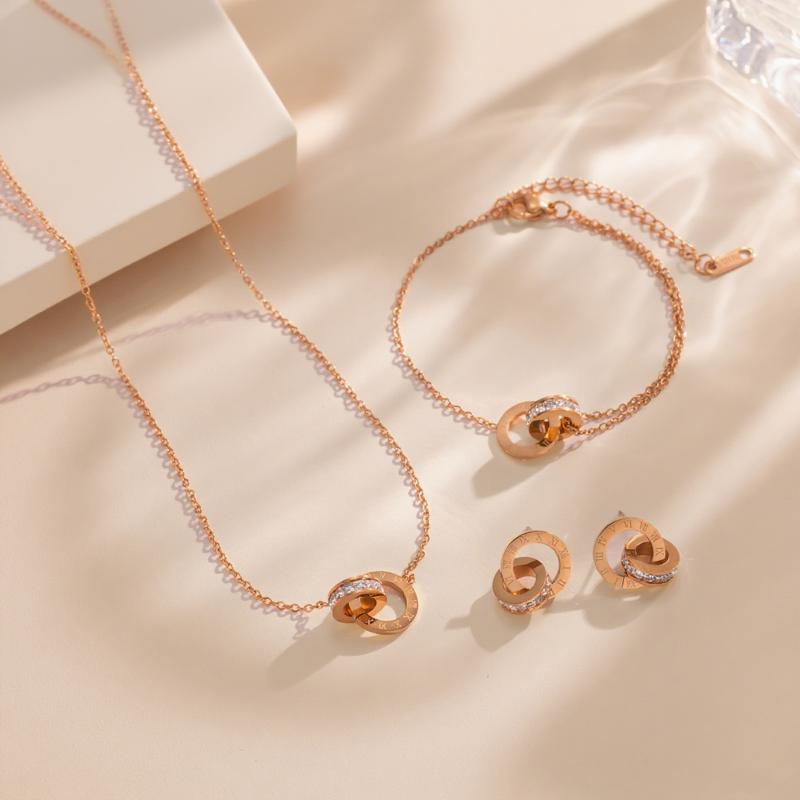 Roman-Style Diamond-Encrusted Titanium Steel Necklace For Women Trendy High-End Versatile Clavicle Chain Set Colorfast