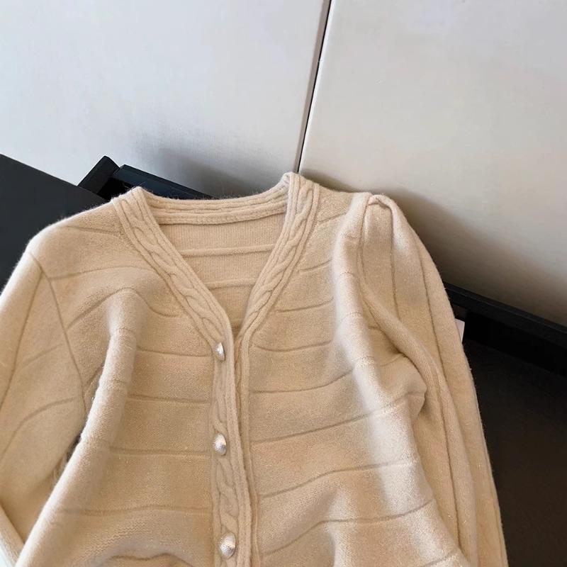 Golden Velvet Waist Knitted Sweater for Women's Autumn and Winter New Temperament Soft Waxy Celebrity Bottoming Sweater