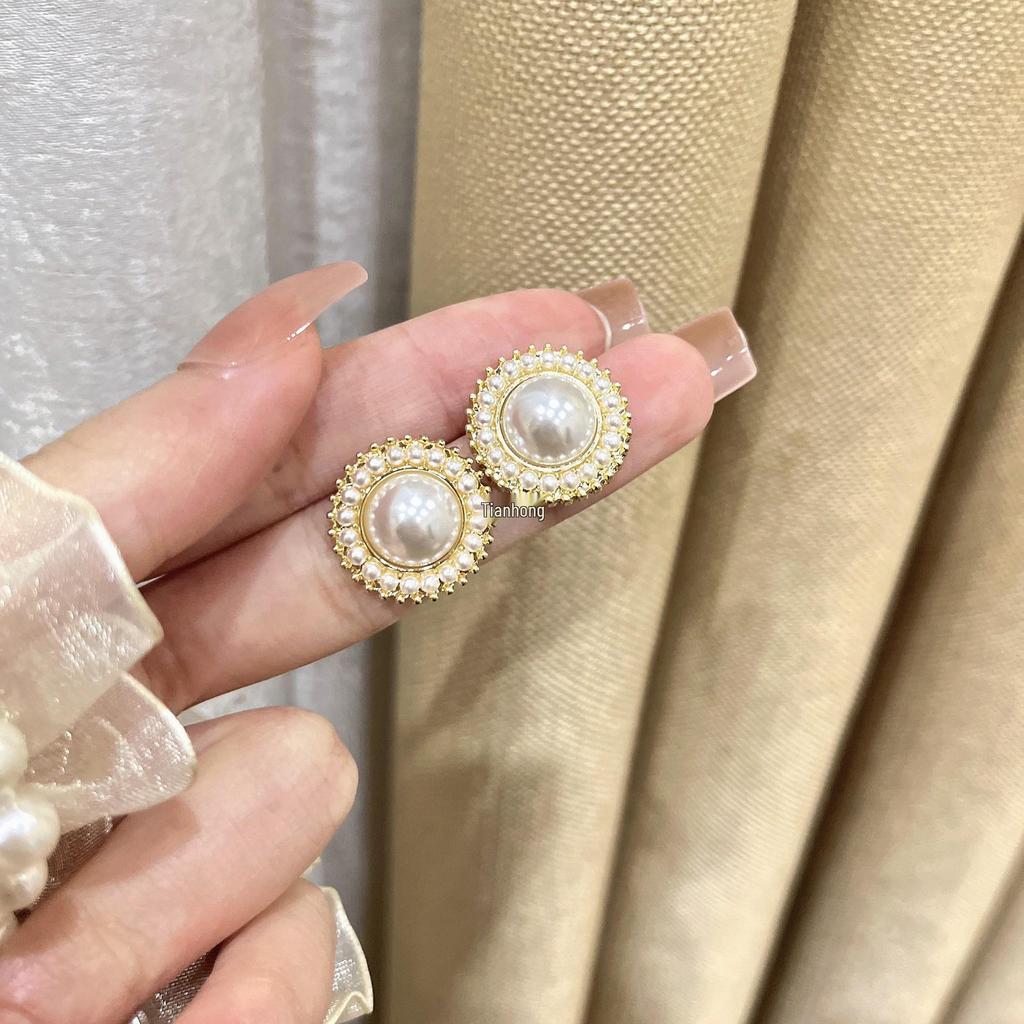 Pearl Stud Earrings for Women 2025: Trendy Retro Hong Kong Style Ear Clips Accessories