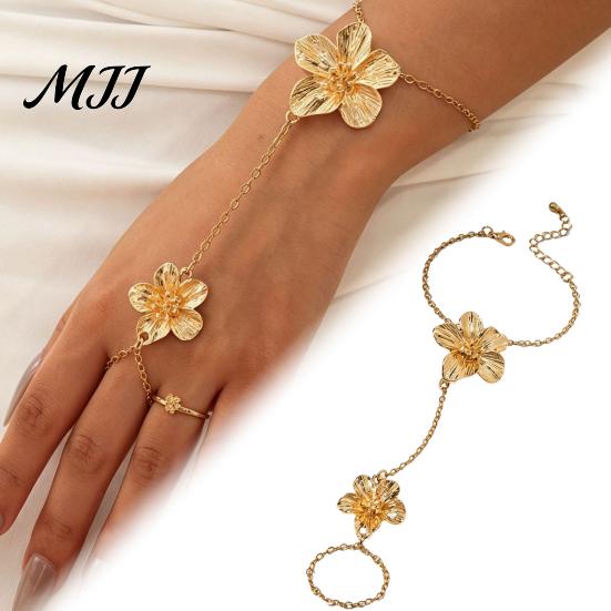 Fashionable Flower Link Bracelet Gold Hand Chain with Finger Ring for Sophisticated Banquet Accessories Women, Hibiscus Flowers O Bracelet,