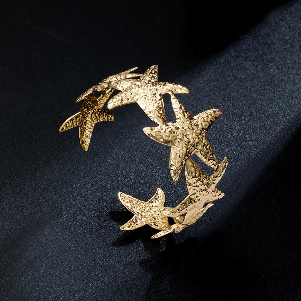 Punk Fashion Style Metal Starfish Open Bracelet, Versatile for Daily Use