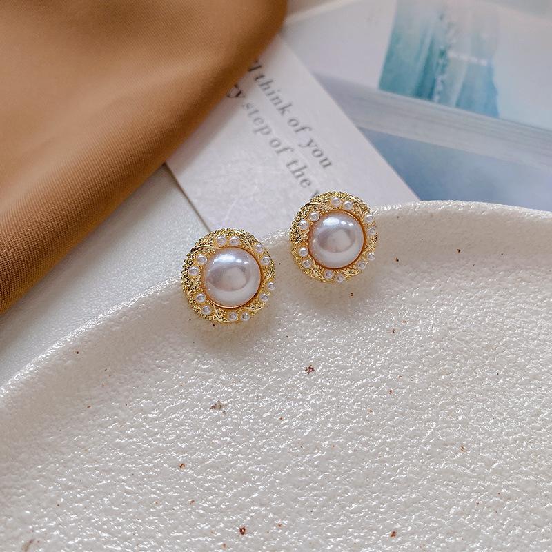 French Retro Palace Style S925 Silver Pearl Earrings – Niche Design, High-End Light Luxury 