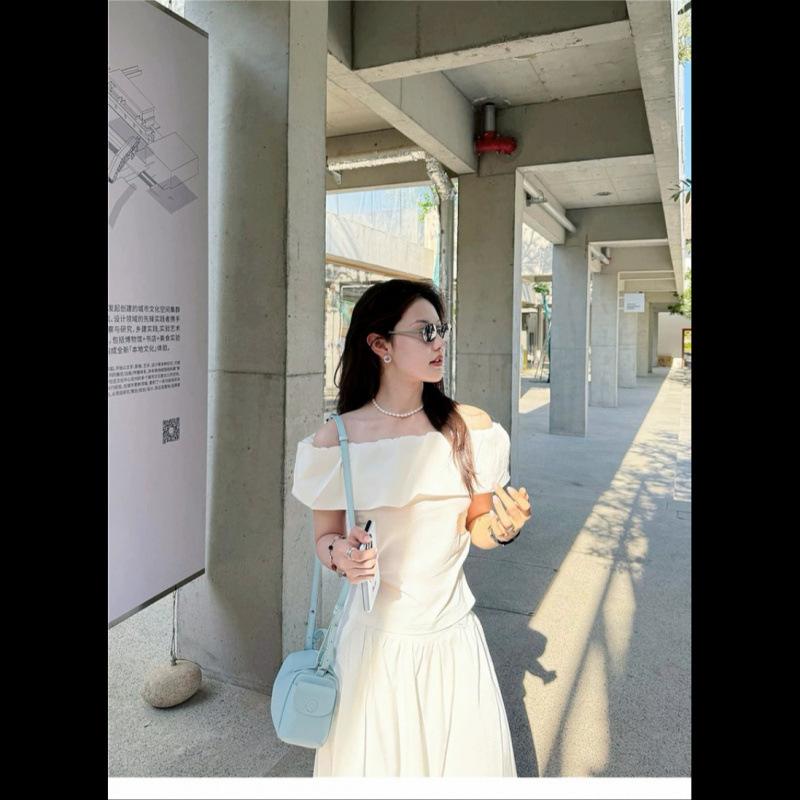 Unique, beautiful and good-looking one-word shoulder dress suit, women's summer new style, popular dress today