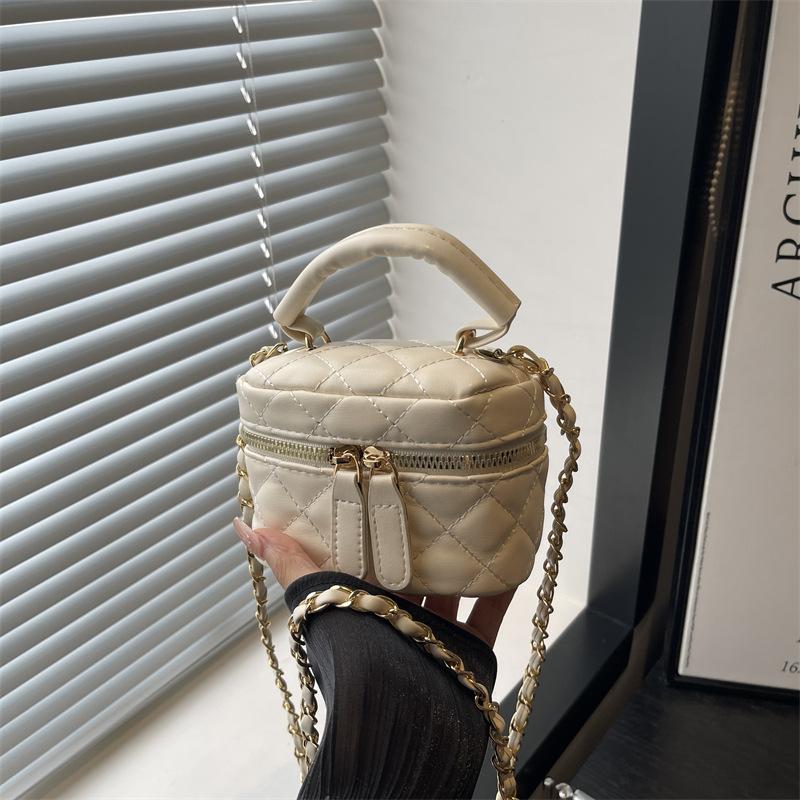 

Spring and summer new ridge chain key bag fashionable mini portable mouth red envelope high-end chain oblique span bag белый