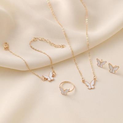 Collier exquis en émail papillon blanc: Chaîne de clavicule élégante, polyvalente et tendance.