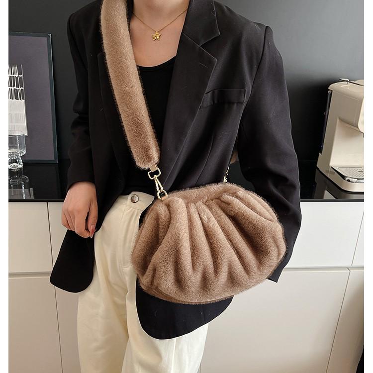 New High-End Plush Pleated Cloud Bag - Women's Trendy Crossbody for Autumn/Winter