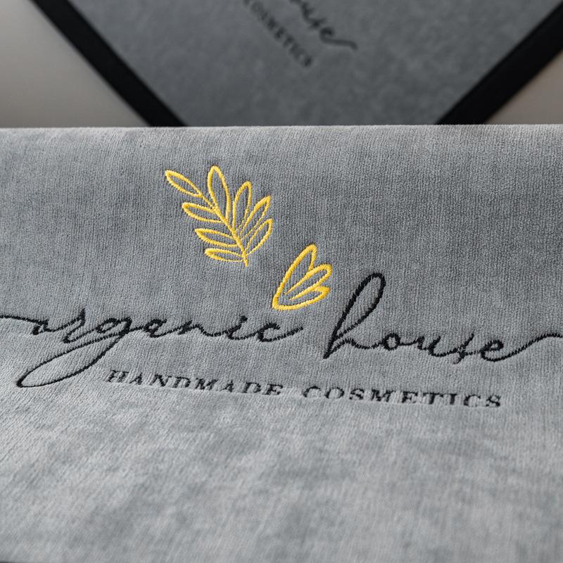 Lehká luxusní minimalistická vyšívaná podložka na pohovku Čtyřsezónní univerzální protiskluzový potah na zádovou opěrku Látka americká špičková pohovka