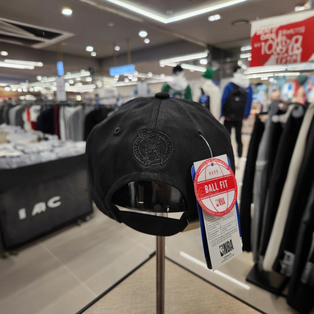 [NBA] Unisex BOS Metal Letter Decor Hard Classic Cap Hat N245AP467P