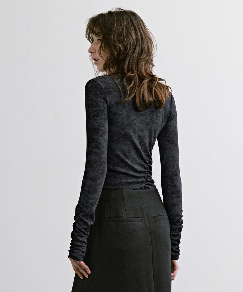 TREEMINGBIRD Blurry Print Mock Neck Top [ Black ]