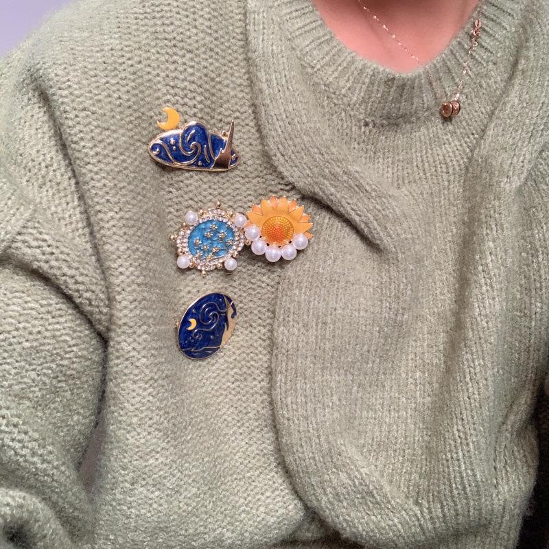 Retro smaltovaná brož inspirovaná Van Goghem: Meruňková slunečnice, diamantová brož Slunce a Měsíc