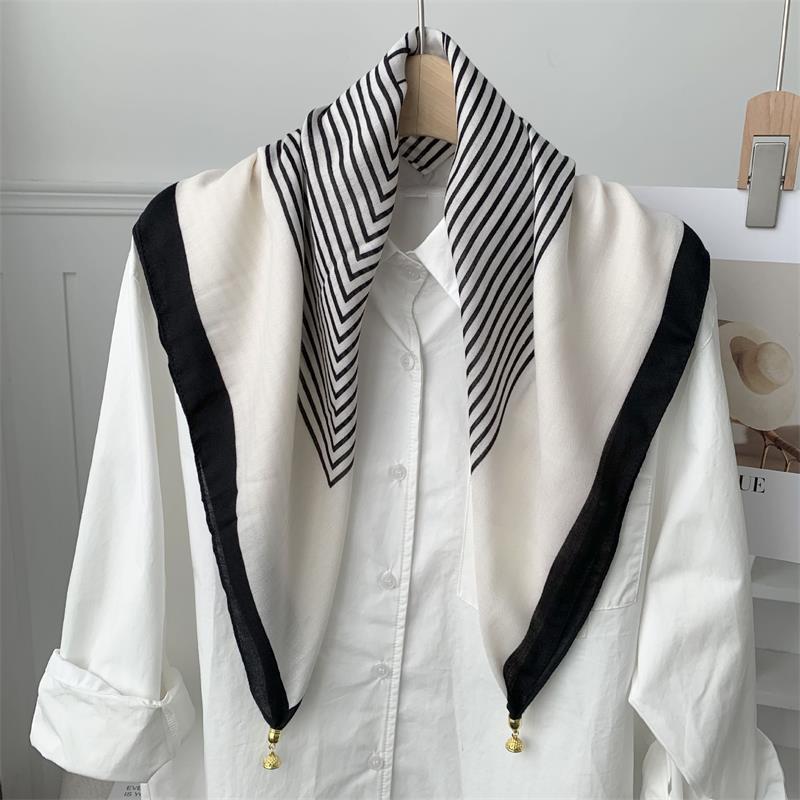70*70 Square Scarf Retro Print Silk Scarf With Magnetic Buckle Women Neck Scarf All-Match Shawl Headscarf Accessory Gift