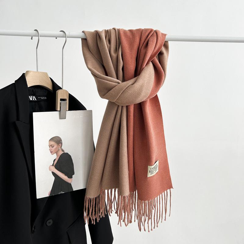 Kaschmir-Handgefühl Herbst und Winter Einfarbiger Schal Damen Dicke Quaste Einfacher und vielseitiger weicher und warmer Kaschmir-Imitat-Schal