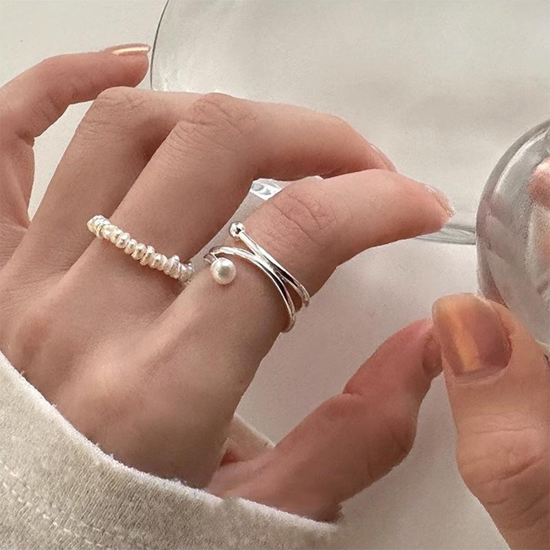 Pearl Minimalist Fashionable Ring For Women Sophisticated Geometric Copper Design