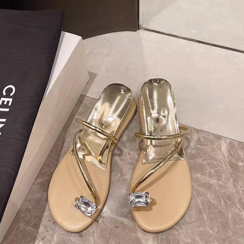 Flat-bottomed high-heeled rhinestone cover toe cool slippers women's summer outer wear New year's new fairy style French niche sandals