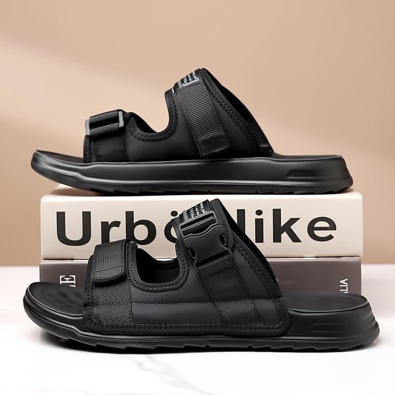 Fashion High Quality Casual Slippers for Men Summer New Designer Solid Color Beach Shoes Male Fashion Anti-slip Soft Base Slippers Man
