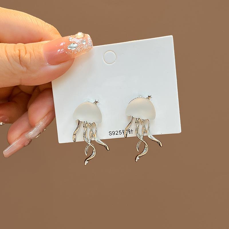 Fashion Design Floating Jellyfish Matte Acrylic Earrings Korean Creativity Mini Star Personality Female Drop Earrings Jewelry