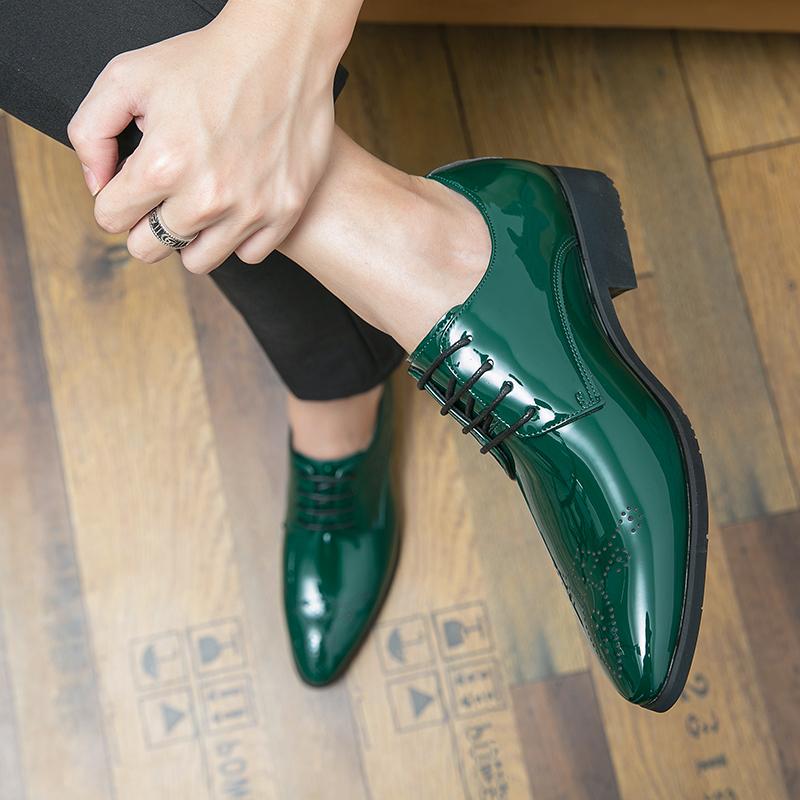 New Men's Pointed Toe Brogues Leather Trend Green Black Shoes Italian Gentleman Wedding Dress Formal Party Business Footwear