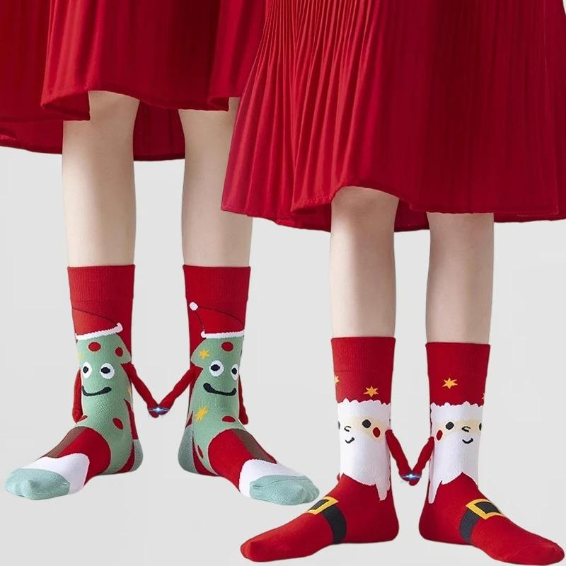 2pairs Magnetic Couple Holding Hands Socks Christmas Cute Festive Sock Pair Magnet Decor Cartoon Warm Sock for Home Party Gift