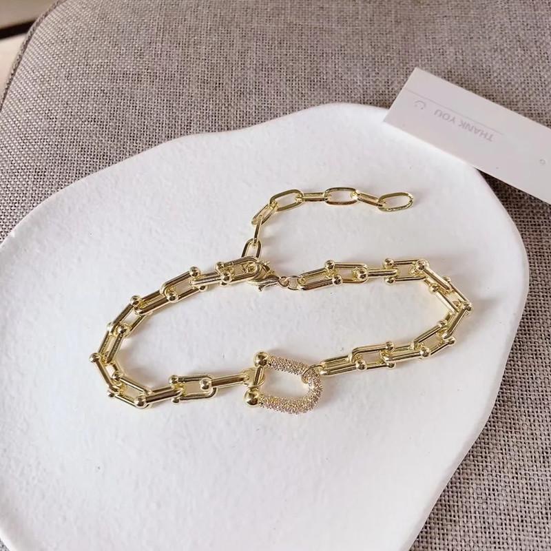 

Новое поступление: Высококачественный медный браслет с микроинкрустацией цирконием и цепочкой из ярких бриллиантов