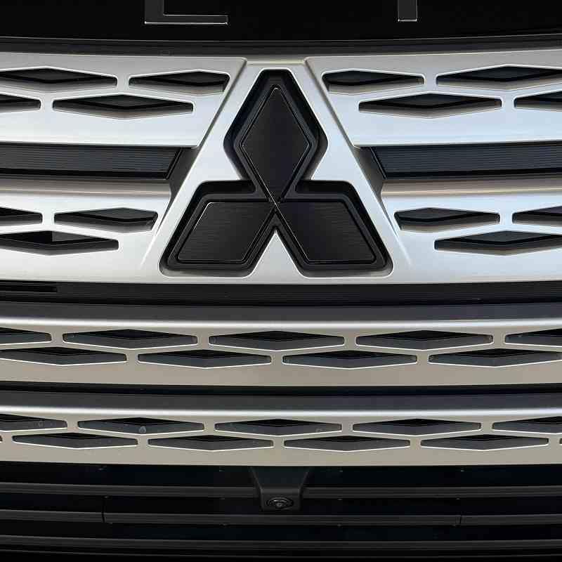 

Set of 2 Front and Rear Emblems for Mitsubishi Delica D5, Custom Seat, Hairline Black, Pre-cut for Each Model [001+005]