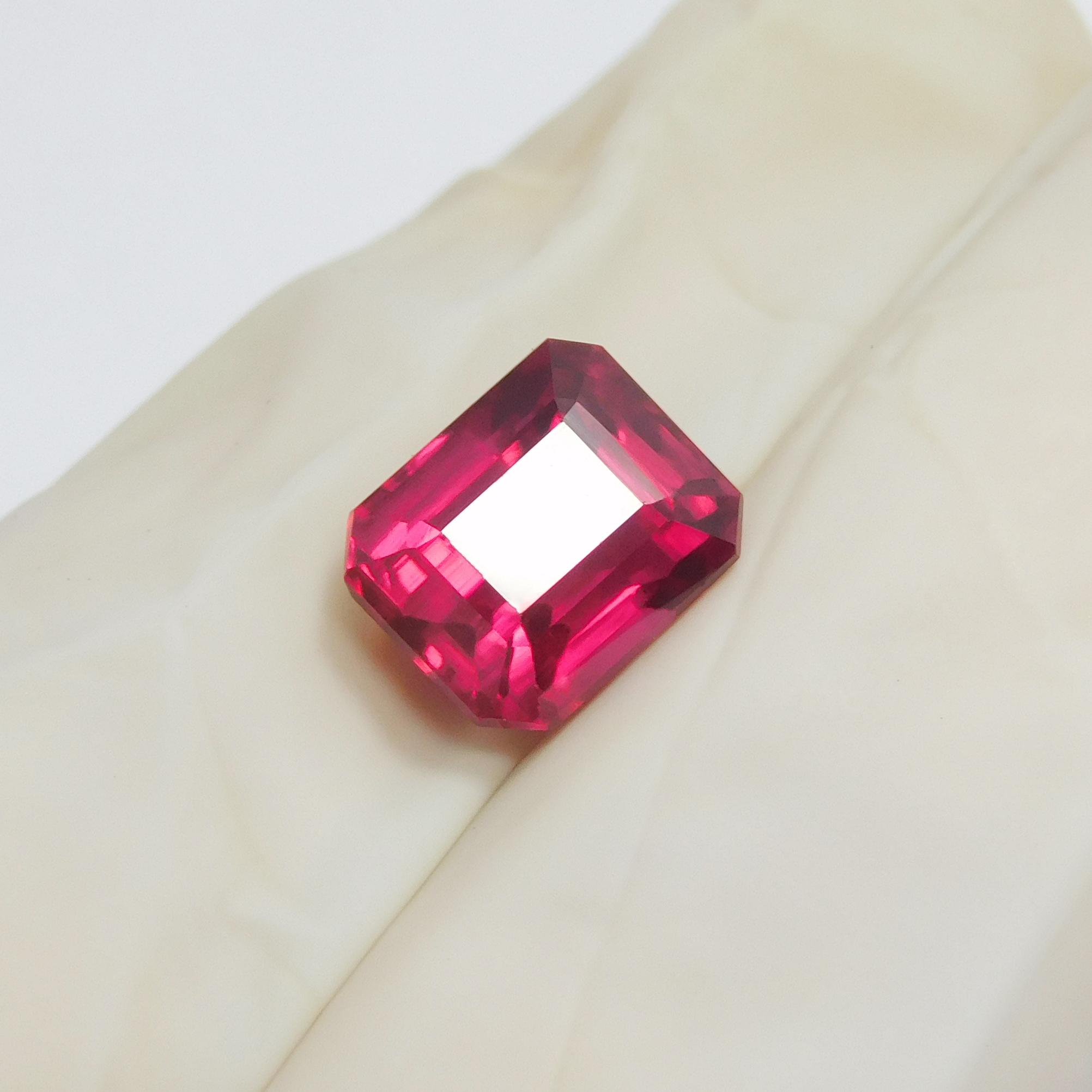 

Beautiful CERTIFIED 5.45 Ct Natural Emerald Cut Red Ruby Enhanced Loose Gemstone P-4707-Ra 9.4 mm approx червоний