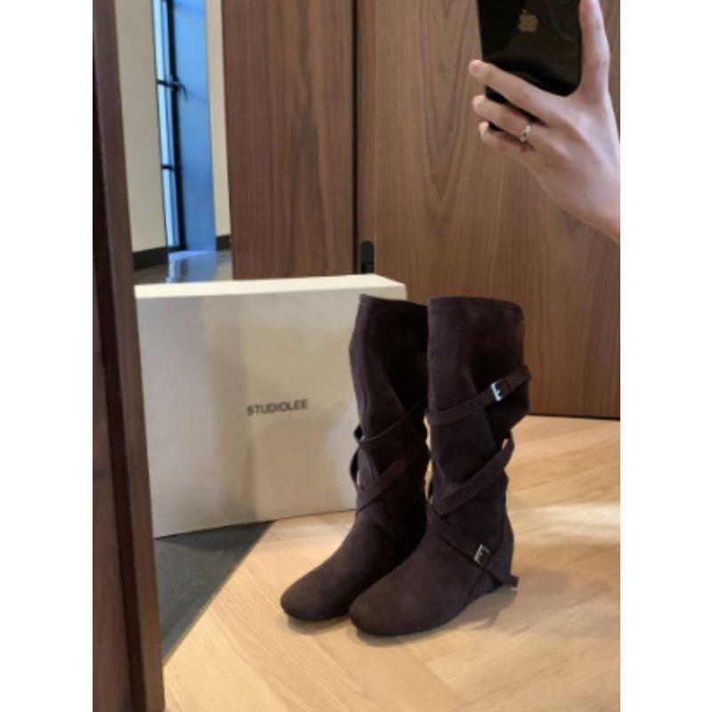 

Autumn and winter height increase cm~ round head flat bottom suede stacking boots medium boots women s thick-soled boots 40 темно-коричневого