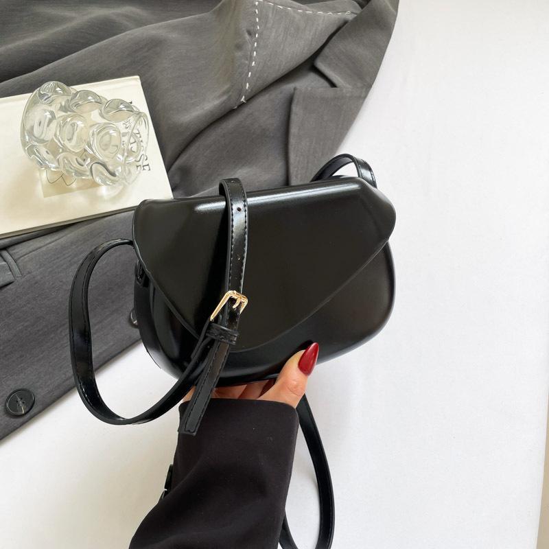 

Модная маленькая квадратная сумка Уникальная и стильная Высокий уровень внешнего вида для поездок на работу Одноплечевая сумка Женская сумка через плечо чёрный