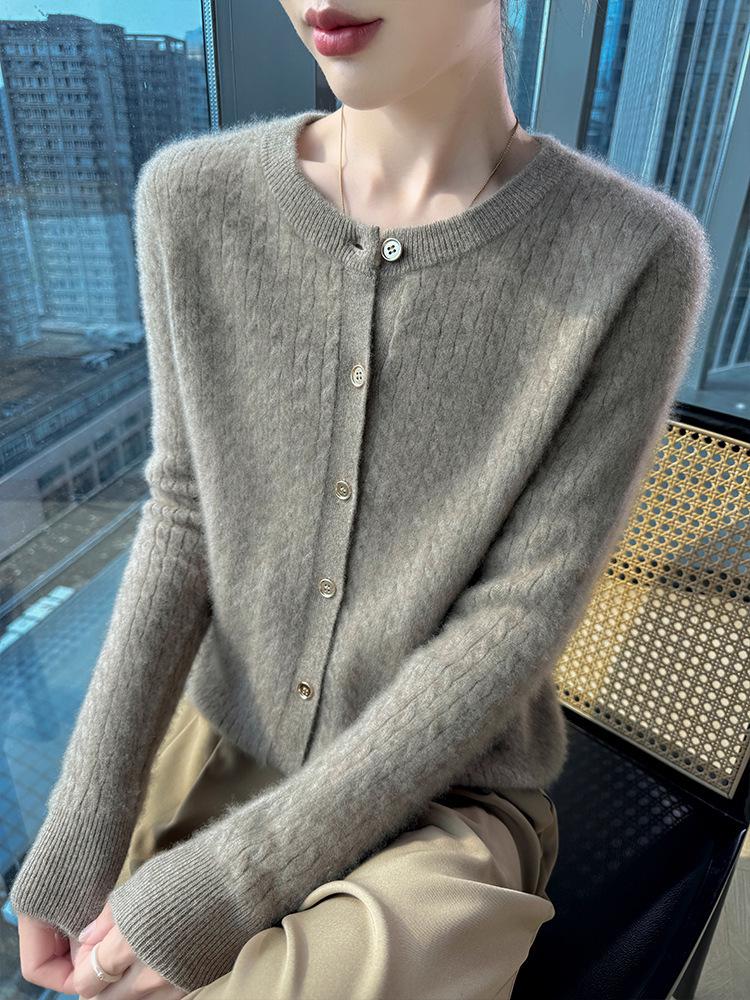 Women's 2025 Retro Cable Knit Cardigan, Long Sleeve, Round Neck, Loose Fit, Short Sweater Jacket, Versatile Layering Piece