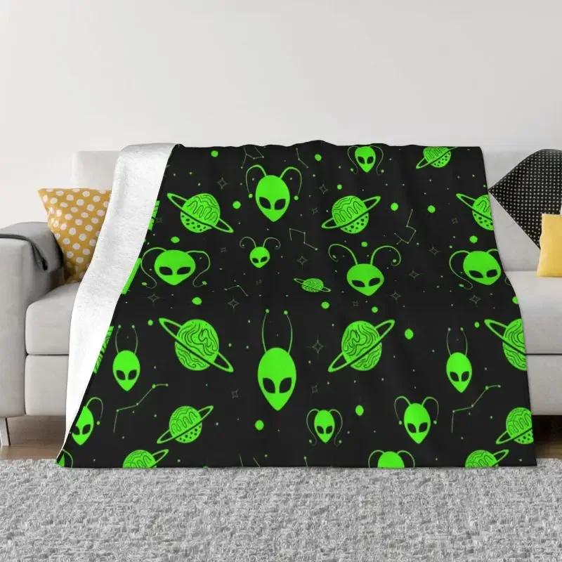Wonderful Green Alien Universe Wondrous Cosmos With Planet And Stars Throw Blanket Flannel Blankets Couch Bedspreads 75X95CM