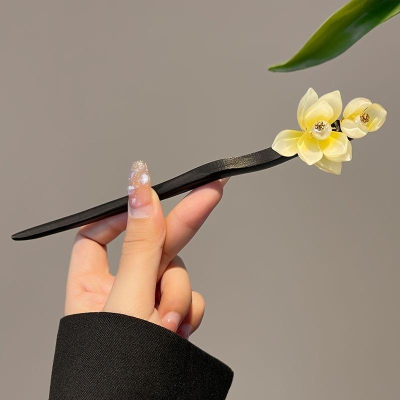 

Exquisite and elegant flower girl hair accessories, hairpins for birthday parties, beautiful styling, fixed hairpins Size fits all