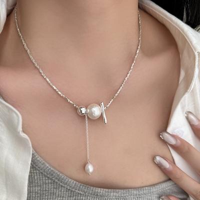 Unregelmäßige Perlen-Anhänger-Halskette Nische Leichter Luxus Einfache Schlüsselbein-Kette Temperament Mode Hohes Gefühl Schmuck Damen