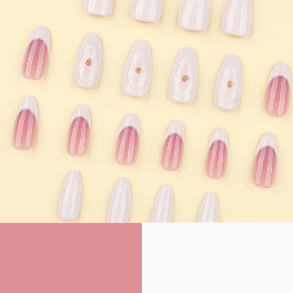 Prosty francuski biały brzeg noszony paznokieć 3D kwiatowy manicure sztuczny paznokieć krótki migdałowy paznokieć noszony kawałek paznokcia