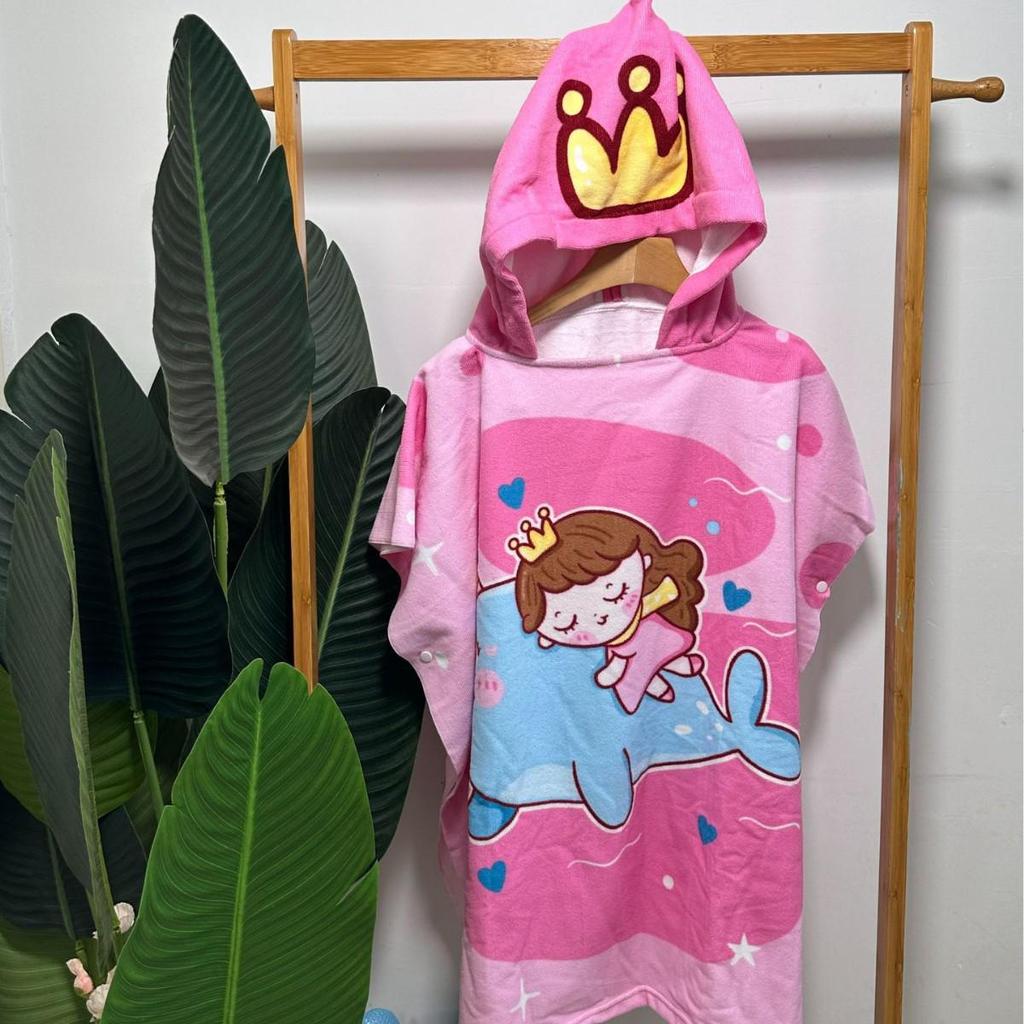Children's Hooded Bath Towel: Antibacterial, Quick-Drying, Wearable Cloak for Bath or Beach.