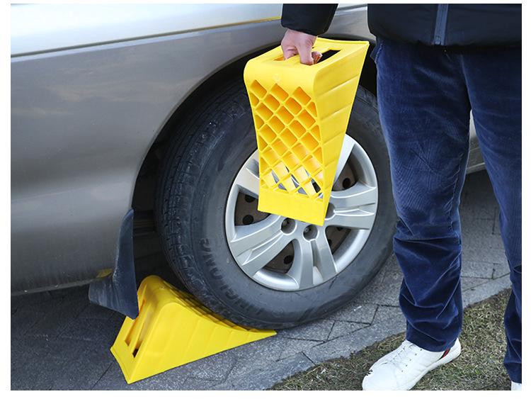 Anti-slip Rubber & Wood Tire Stop Block - Prevents Car Rolling