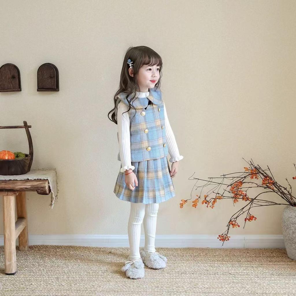 Girls' 2025 Winter Academy Style Set: Velvet-Lined Vest and Pleated Skirt.