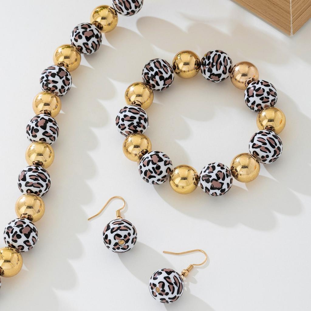 Sada náušnic s leopardím potiskem a kontrastními korálky