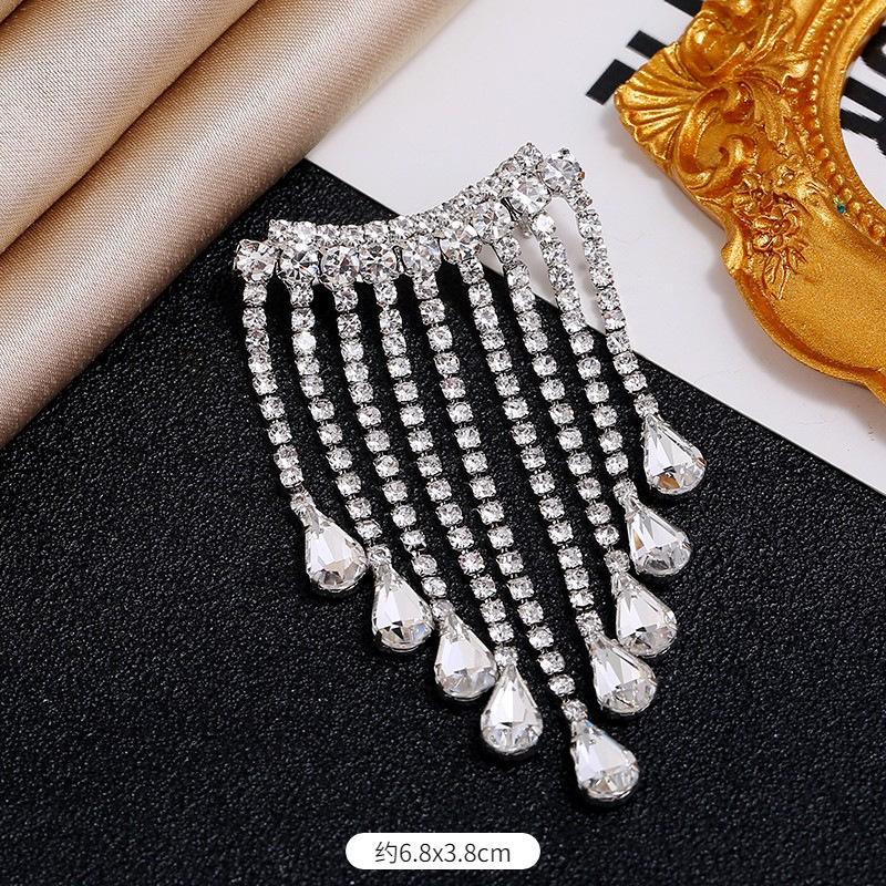 Europäische und koreanische Luxus-Persönlichkeit Flash Diamant Fransen Brosche Temperament vielseitig Perlen Corsage Reihe Diamant Anstecknadel Anzug Strickjacke Accessoires