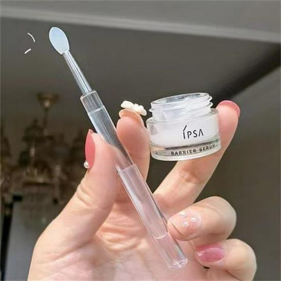 Portable Multifunctional Silicone Lip & Eyeshadow Brush with Lid
